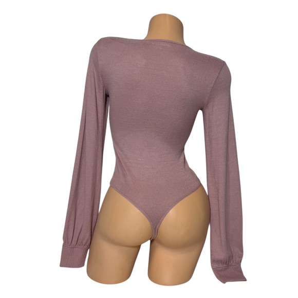 Abercrombie & Fitch Women's Size XS Long Sleeve V Neck Knit Bodysuit Mauve Top - Picture 6 of 11